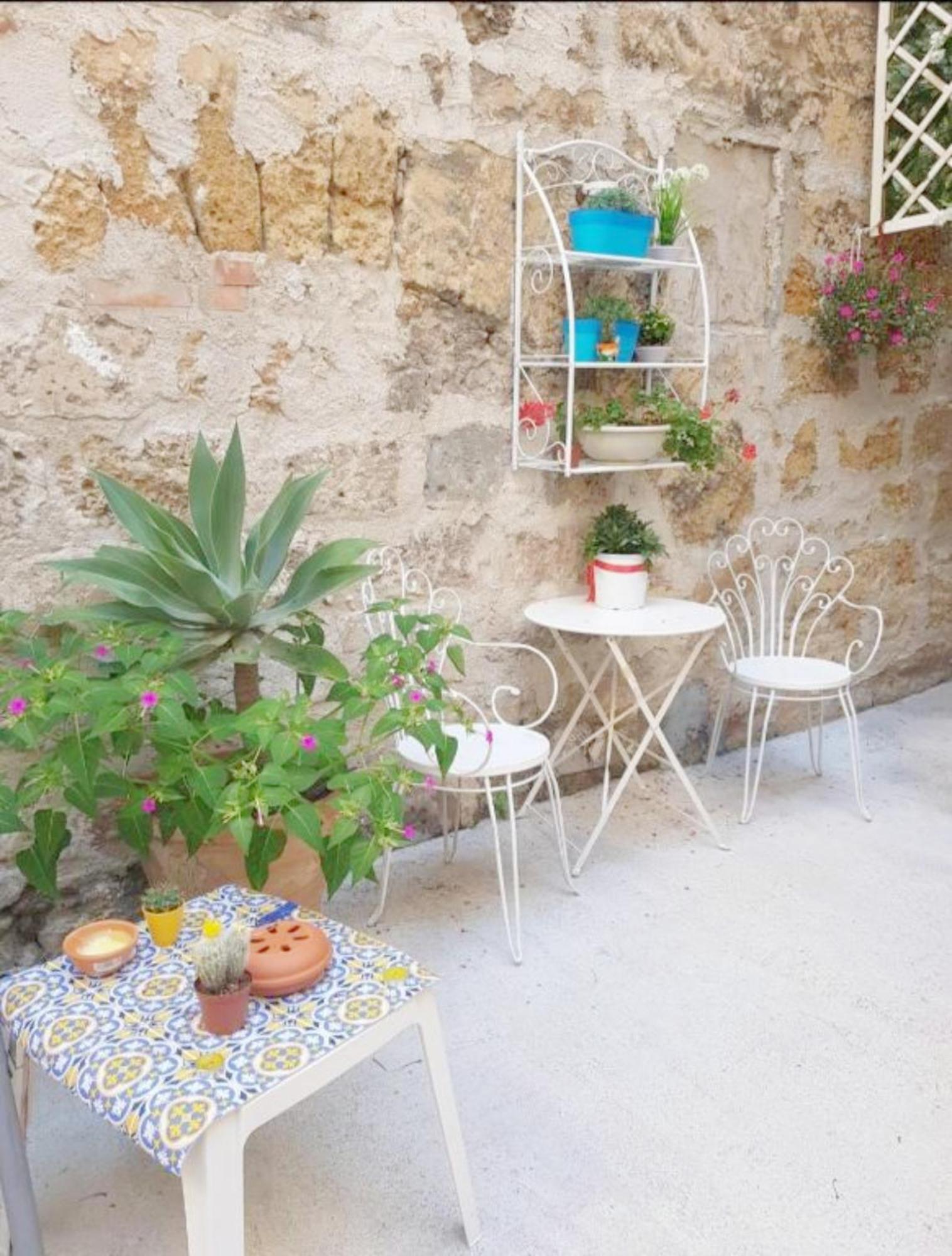Suite And Relax Tina A 2 Passi Dal Centro E Al Foro Italico Palermo Exterior photo